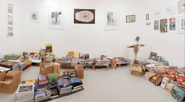 Raklapos könyvvásár